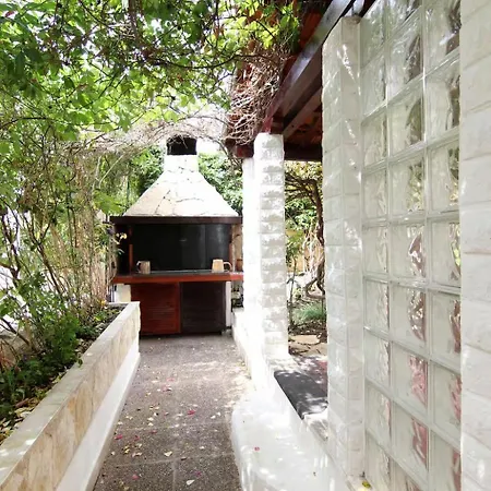 شقة Zenta Retreat *